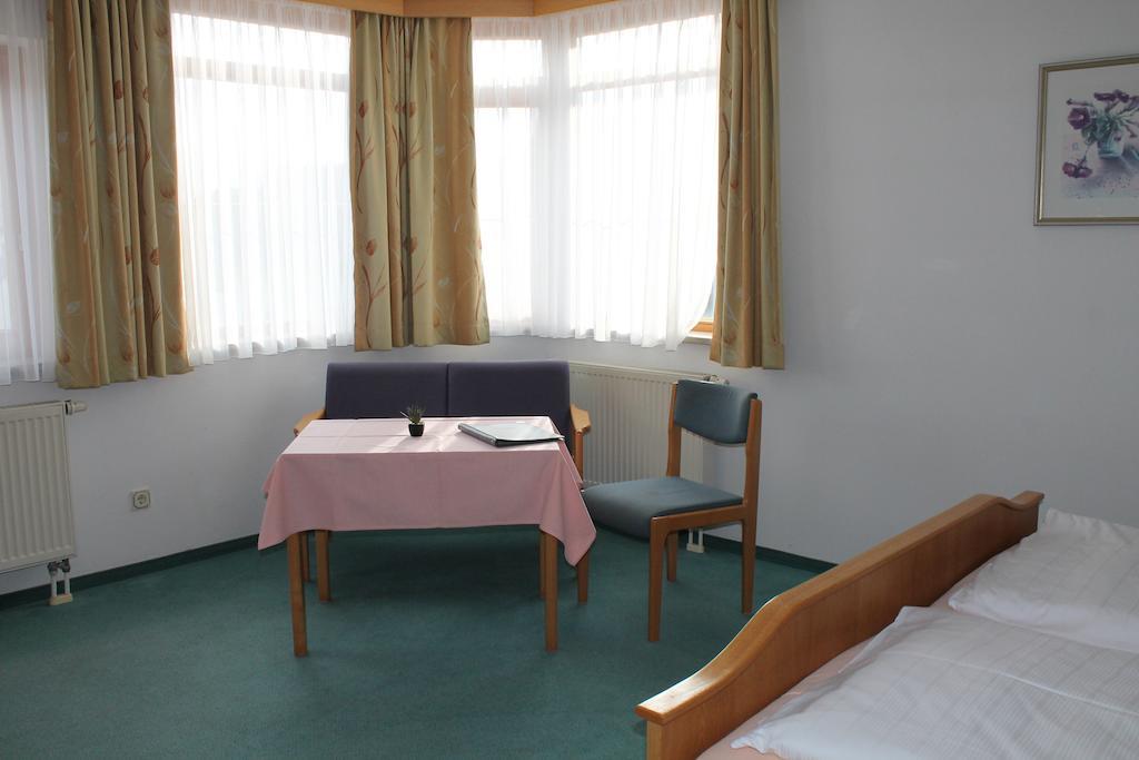 Hotel garni Vogelsang Bad Fussing Ruang foto