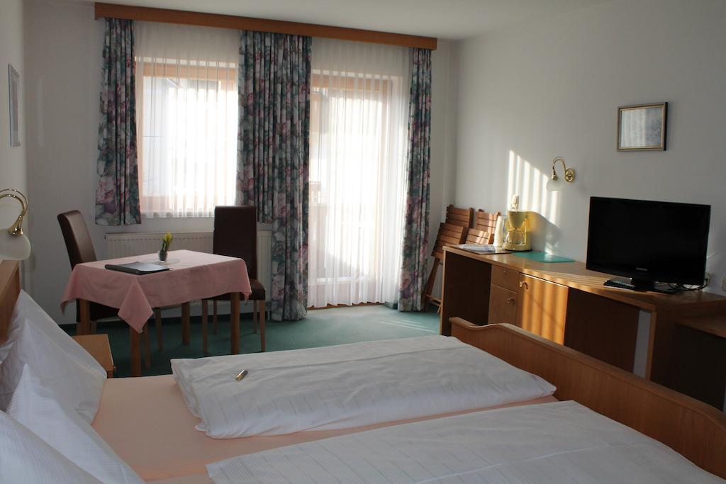 Hotel garni Vogelsang Bad Fussing Bagian luar foto
