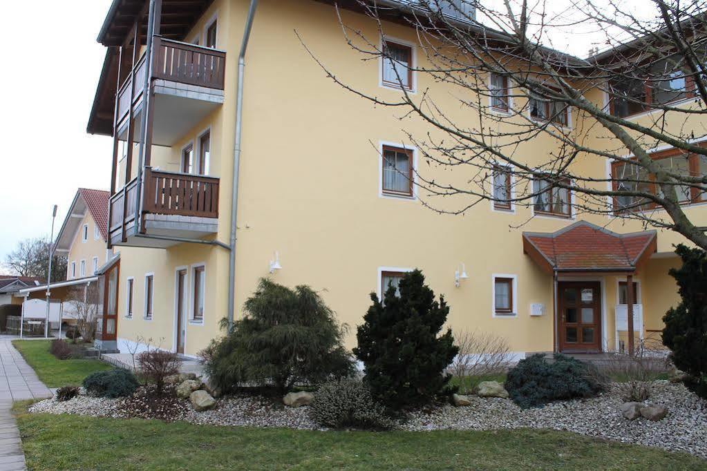 Hotel garni Vogelsang Bad Fussing Bagian luar foto